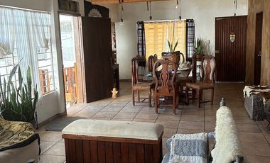 Casa en venta en esquina con locales