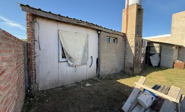 Casa en Alsina y San Martín - Winifreda