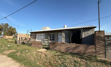 Casa en Alsina y San Martín - Winifreda