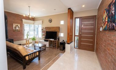 IMPECABLE CASA EN ARROYO LEYES
