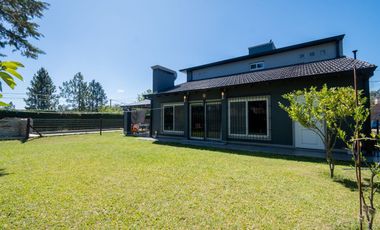IMPECABLE CASA EN ARROYO LEYES