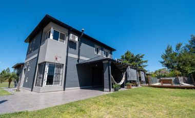 IMPECABLE CASA EN ARROYO LEYES