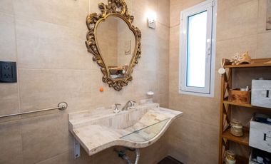 IMPECABLE CASA EN ARROYO LEYES