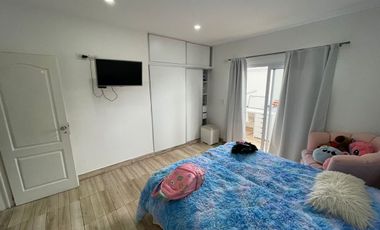 VENTA CASA 5 AMB + 2 LOCALES