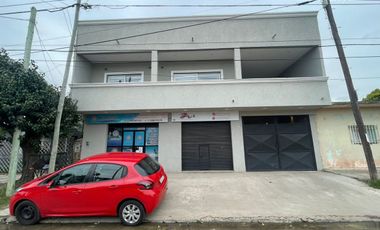 VENTA CASA 5 AMB + 2 LOCALES