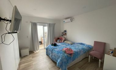 VENTA CASA 5 AMB + 2 LOCALES