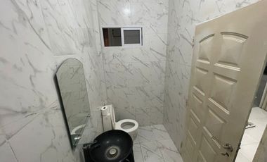VENTA CASA 5 AMB + 2 LOCALES