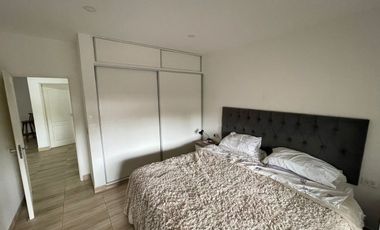 VENTA CASA 5 AMB + 2 LOCALES