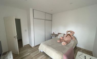 VENTA CASA 5 AMB + 2 LOCALES