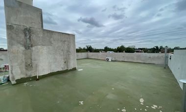 VENTA CASA 5 AMB + 2 LOCALES