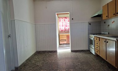 VENTA CASA SOBRE LOTE 974M2 - GENERAL ROJO