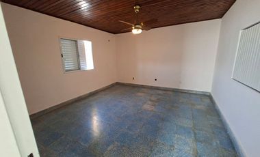 VENTA CASA SOBRE LOTE 974M2 - GENERAL ROJO