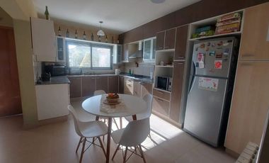 HERMOSA CASA EN BARRIO PRIVADO LOS SOLARES, MAIPU.