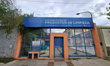 GALPON CON DARSENA DE ESTACIONAMIENTO DOS OFICINA