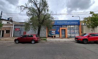 GALPON CON DARSENA DE ESTACIONAMIENTO DOS OFICINA