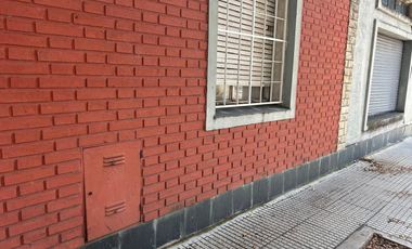 VENTA CASA C/ LOCAL PARQUE PATRICIOS APTO CREDITO