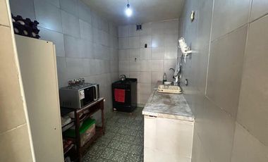 VENTA CASA C/ LOCAL PARQUE PATRICIOS APTO CREDITO