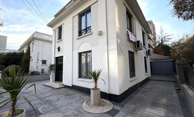 Casa en Pje. 5D-3B-4 Estac Sector Sucre