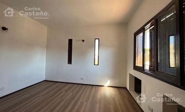 Exc Casa en PH al C/Frente, 3 Amb con Jardín y patio.