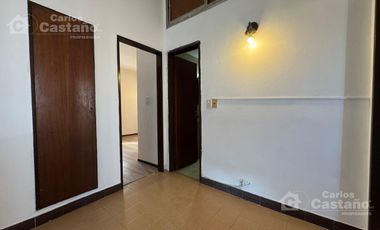 Exc Casa en PH al C/Frente, 3 Amb con Jardín y patio.