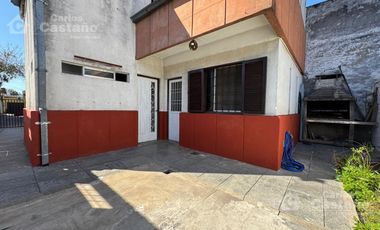 Exc Casa en PH al C/Frente, 3 Amb con Jardín y patio.