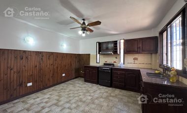 Exc Casa en PH al C/Frente, 3 Amb con Jardín y patio.