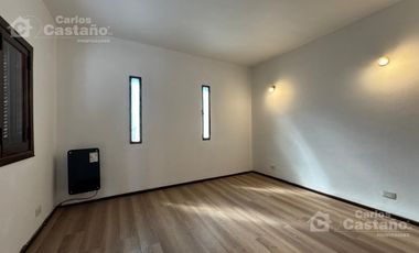 Exc Casa en PH al C/Frente, 3 Amb con Jardín y patio.