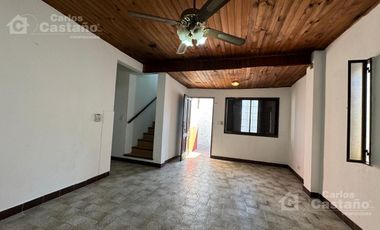 Exc Casa en PH al C/Frente, 3 Amb con Jardín y patio.