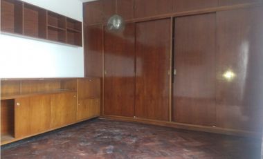 ALQUILER- CASA ESQUINA 4 DORMITORIOS- BARRIO MAIPÚ