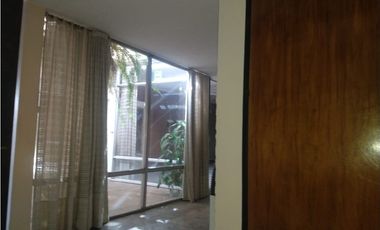 ALQUILER- CASA ESQUINA 4 DORMITORIOS- BARRIO MAIPÚ