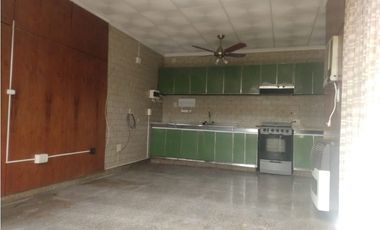ALQUILER- CASA ESQUINA 4 DORMITORIOS- BARRIO MAIPÚ