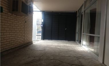 ALQUILER- CASA ESQUINA 4 DORMITORIOS- BARRIO MAIPÚ