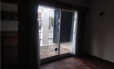 ALQUILER- CASA ESQUINA 4 DORMITORIOS- BARRIO MAIPÚ