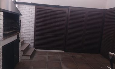 ALQUILER- CASA ESQUINA 4 DORMITORIOS- BARRIO MAIPÚ
