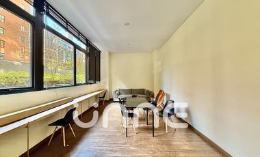 DOBLE ALTURA, TERRAZA DE 30M2, SALA DE ESTAR, COCINA ABIERTA