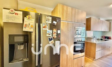 DOBLE ALTURA, TERRAZA DE 30M2, SALA DE ESTAR, COCINA ABIERTA