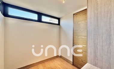 DOBLE ALTURA, TERRAZA DE 30M2, SALA DE ESTAR, COCINA ABIERTA