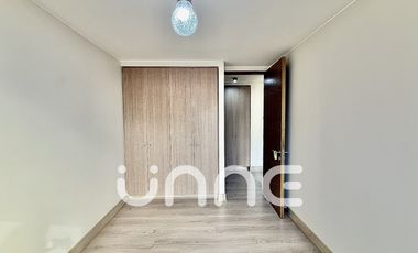 DOBLE ALTURA, TERRAZA DE 30M2, SALA DE ESTAR, COCINA ABIERTA