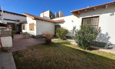 Casa a la Venta en Dorrego 4 habitaciones
