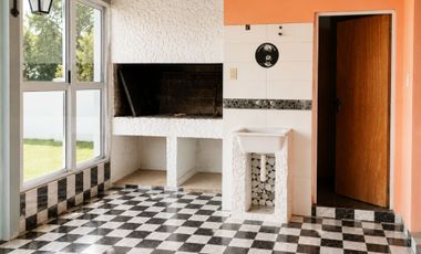 VENTA DE CASA EN EL HELVECIA
