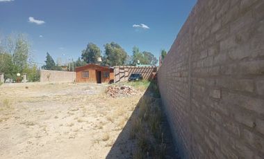 LOTE EN EL CARRIZAL CON CONTRUCCION A REFORMAR