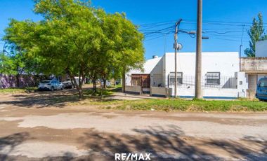 VENTA CASA TRES DORMITORIOS CON GARAGE Y PATIO