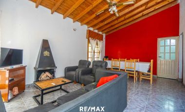 VENTA CASA TRES DORMITORIOS CON GARAGE Y PATIO