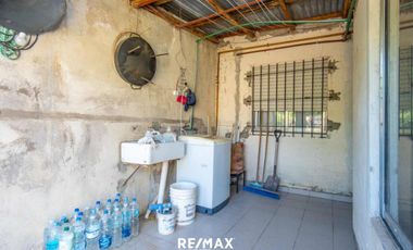 VENTA CASA TRES DORMITORIOS CON GARAGE Y PATIO