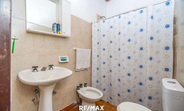 VENTA CASA TRES DORMITORIOS CON GARAGE Y PATIO