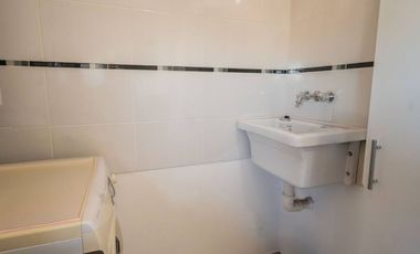 DPTO. LATINO EN VENTA 2 DORM Y COCHERA CERCA FIQ