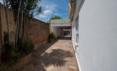 CASA EN ALQUILER 2 DORM 2 COCH EN FOM. 9 DE JUL