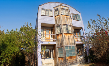 Exclusiva casa de 3 pisos en Barrio céntrico Quillota