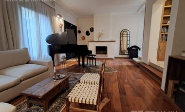 Alquiler Casa  Amoblada 6 ambientes con parrilla, La Lucila