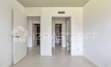 Departamento de 3 ambientes con Jardin propio